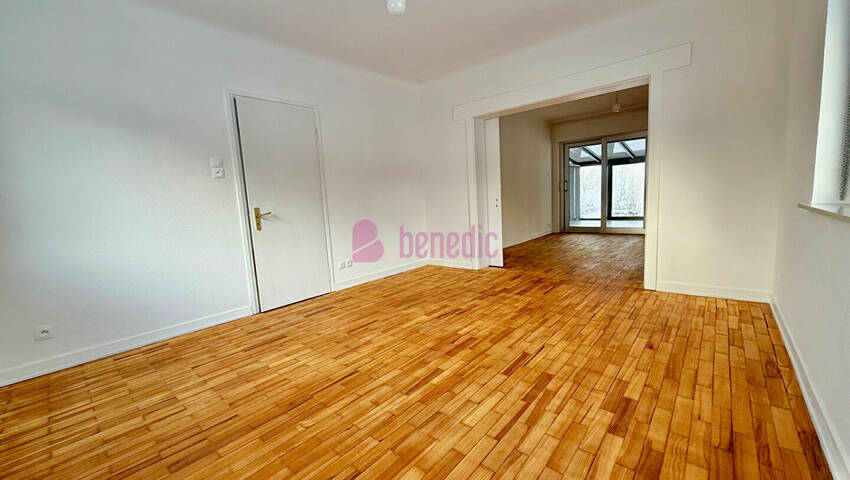 55384686b - Attribut alt par défaut.