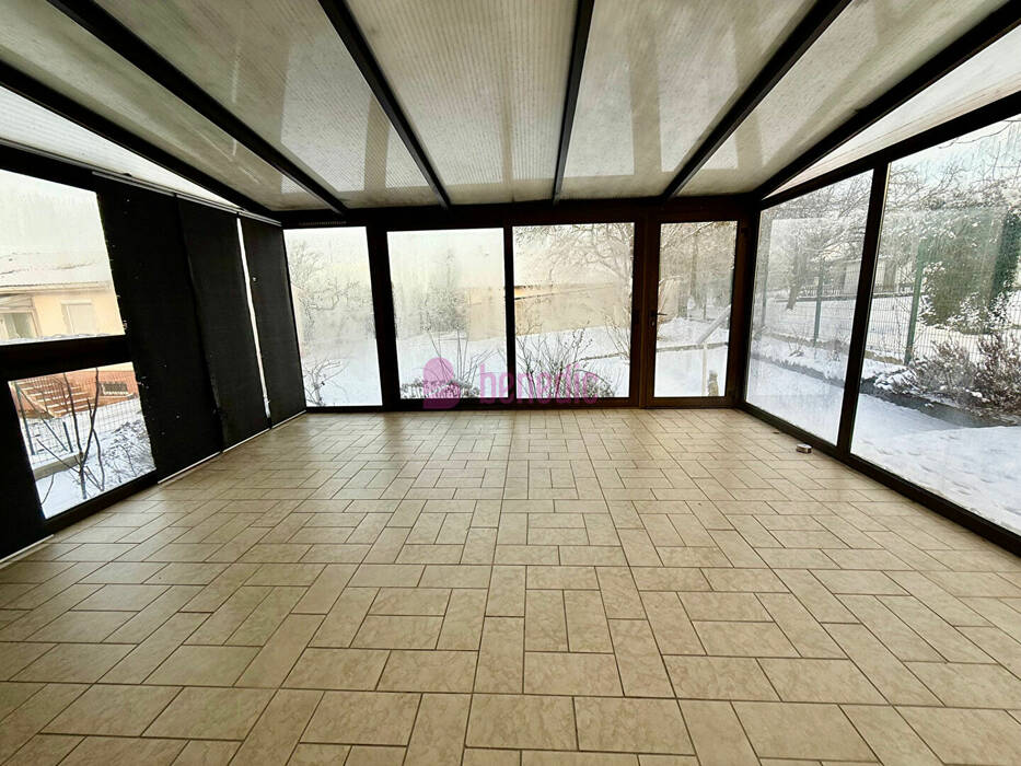 55384686d - Attribut alt par défaut.