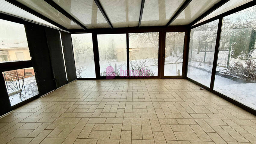 55384686d - Attribut alt par défaut.