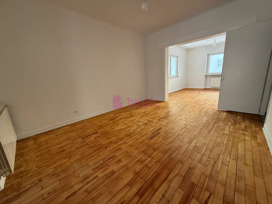 55384686e - Attribut alt par défaut.