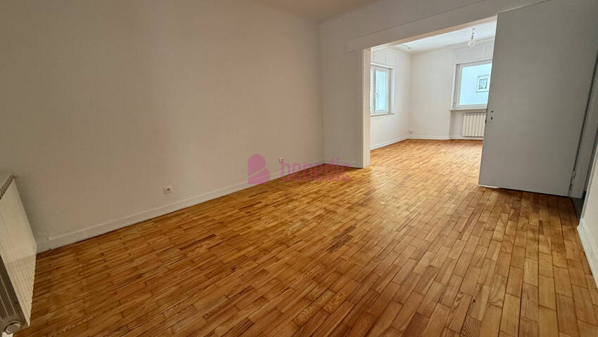 55384686e - Attribut alt par défaut.