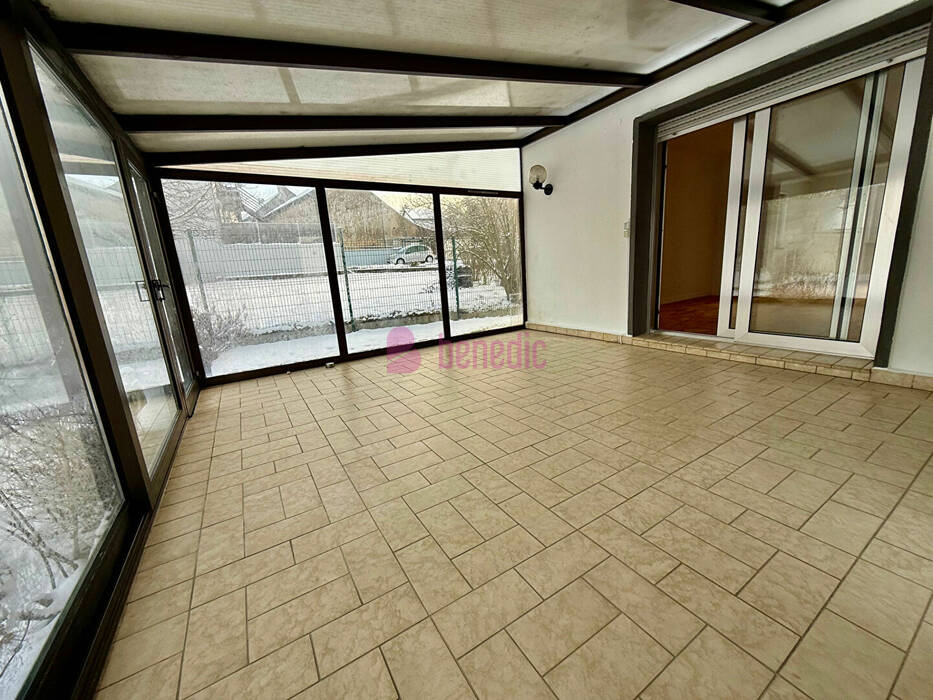 55384686f - Attribut alt par défaut.