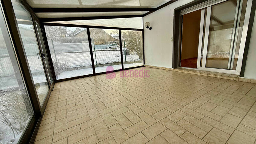 55384686f - Attribut alt par défaut.