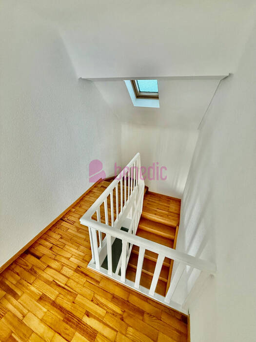 55384686m - Attribut alt par défaut.