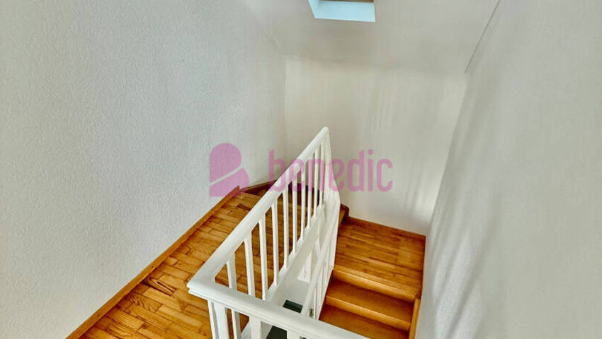 55384686m - Attribut alt par défaut.