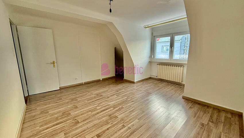 55384686r - Attribut alt par défaut.