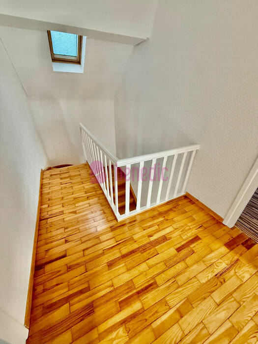 55384686u - Attribut alt par défaut.