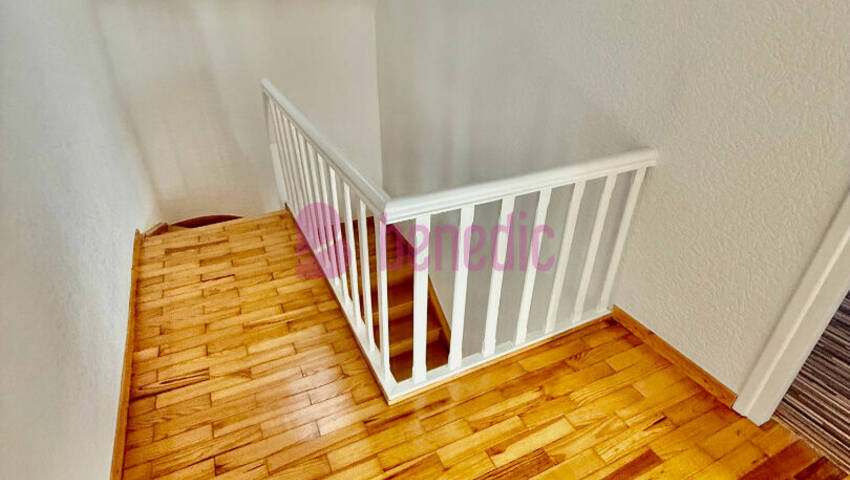 55384686u - Attribut alt par défaut.