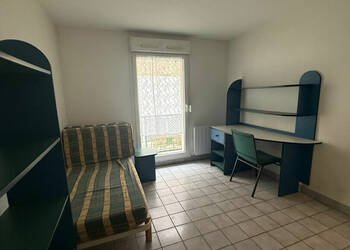 59818158b - Attribut alt par défaut.