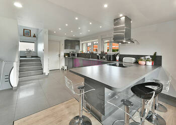 59697162b - Attribut alt par défaut.