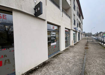 59823562c - Attribut alt par défaut.