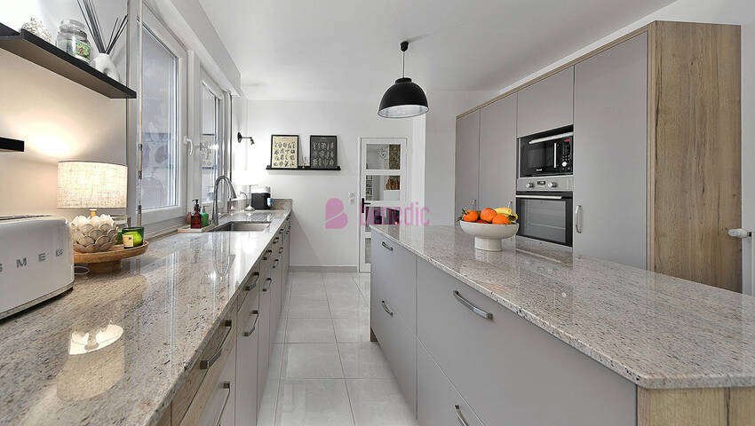 58326191k - Attribut alt par défaut.