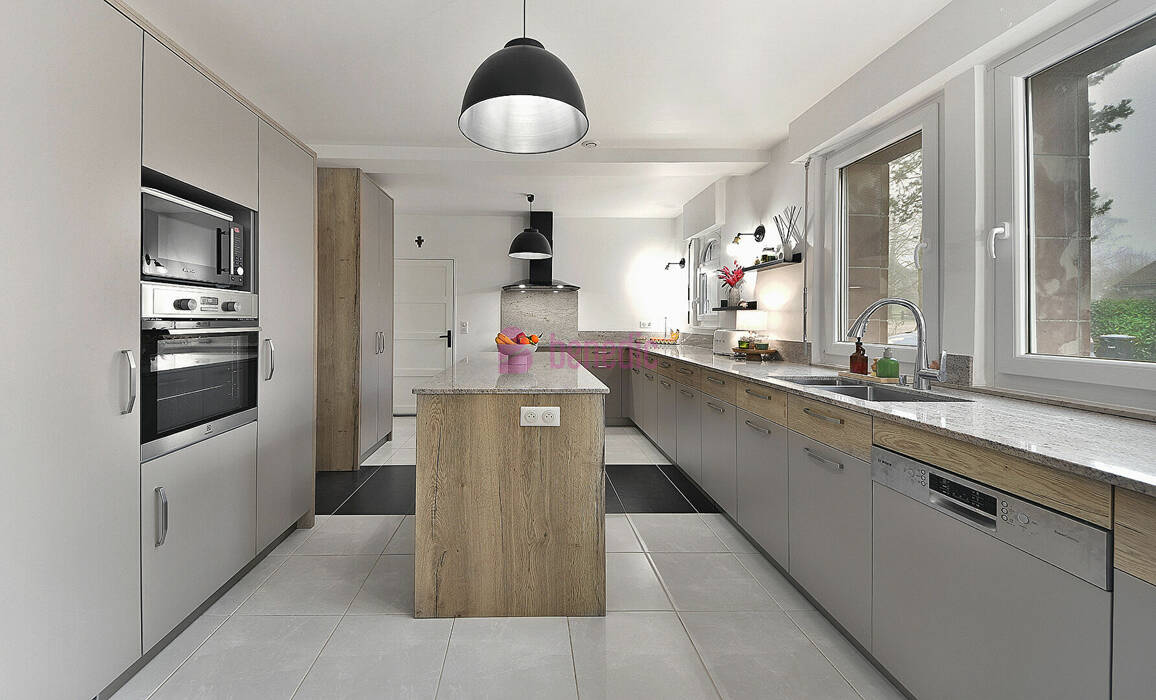 58326191m - Attribut alt par défaut.