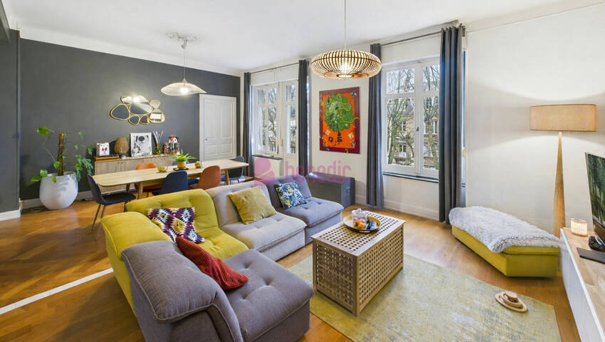 59829744b - Attribut alt par défaut.