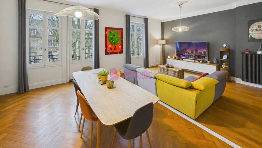 59829744b - Attribut alt par défaut.