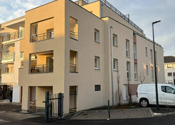 59831494a - Attribut alt par défaut.