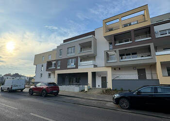 59830294a - Attribut alt par défaut.