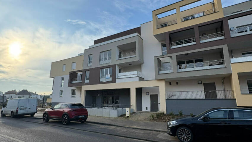 59830294a - Attribut alt par défaut.