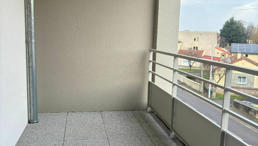 59830294c - Attribut alt par défaut.