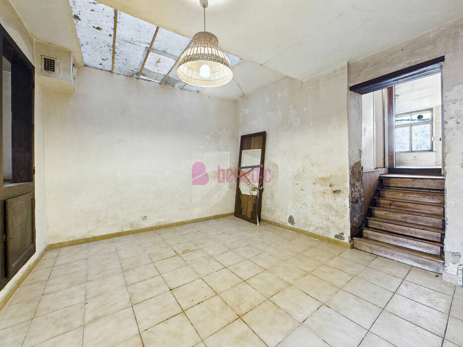 59789045c - Attribut alt par défaut.