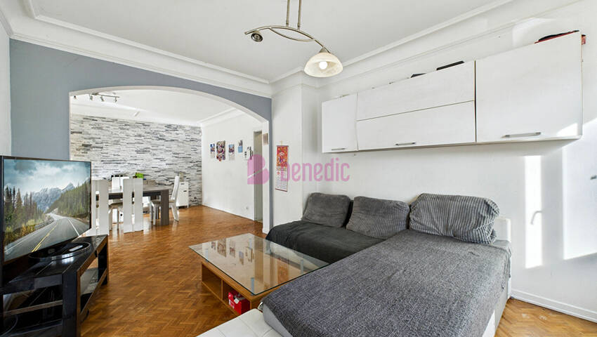 59103948j - Attribut alt par défaut.