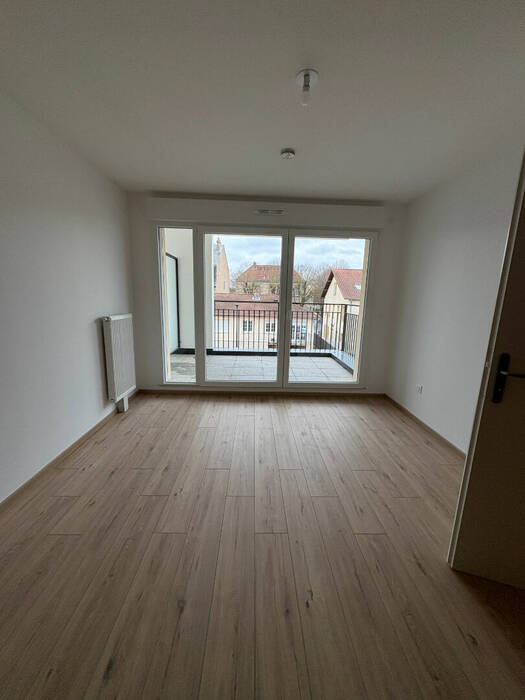 59774203b - Attribut alt par défaut.