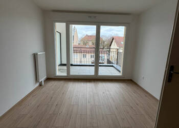 59774203b - Attribut alt par défaut.