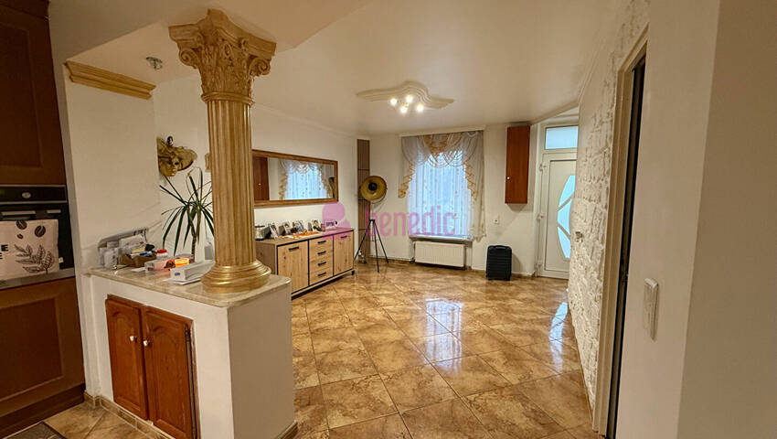 59853604a - Attribut alt par défaut.