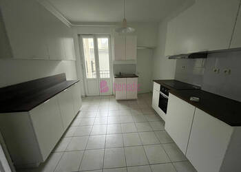 59697267c - Attribut alt par défaut.