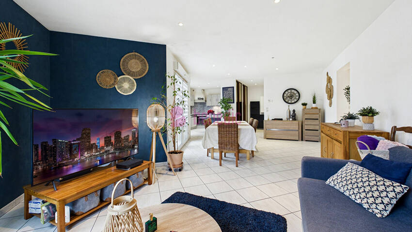 59784930c - Attribut alt par défaut.