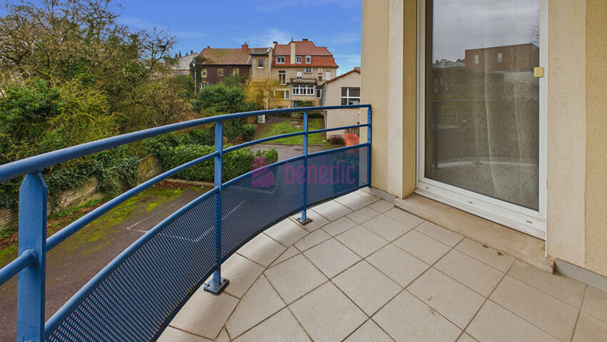 59784930j - Attribut alt par défaut.