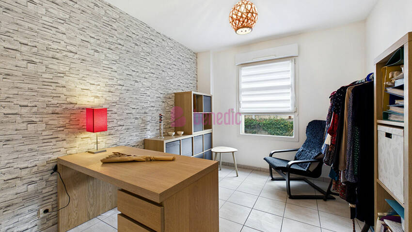 59784930m - Attribut alt par défaut.