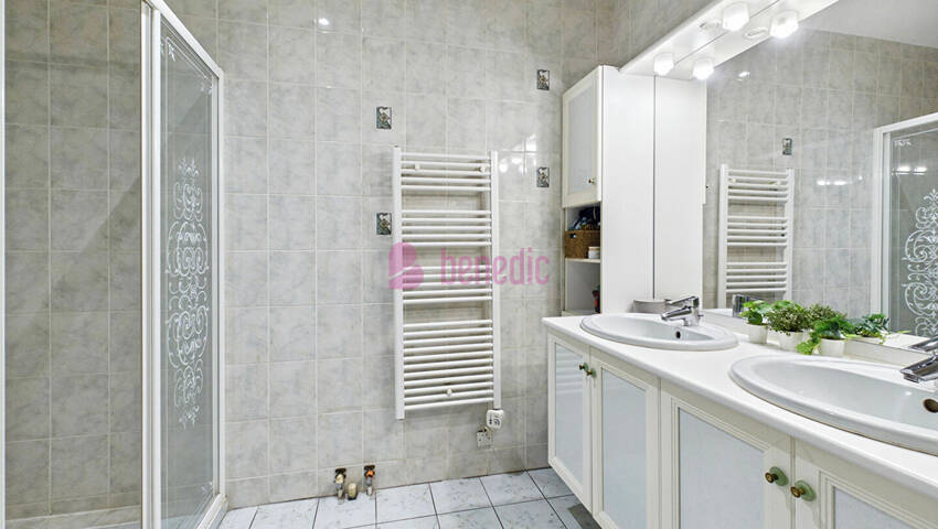 59784930n - Attribut alt par défaut.