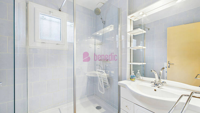 58924219k - Attribut alt par défaut.