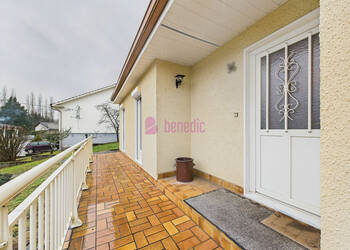 58924219c - Attribut alt par défaut.