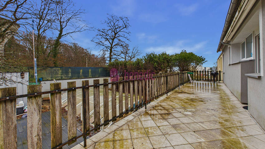 58733142g - Attribut alt par défaut.