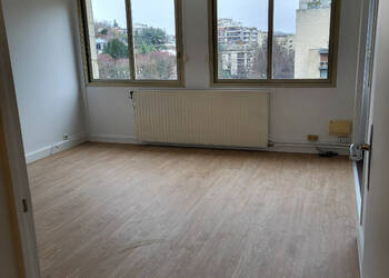 59969253b - Attribut alt par défaut.