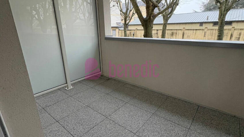 59979343b - Attribut alt par défaut.