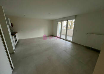 59979343b - Attribut alt par défaut.