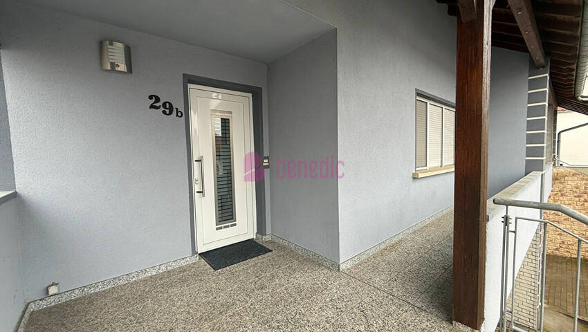 59987229b - Attribut alt par défaut.