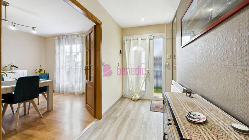 59514226f - Attribut alt par défaut.