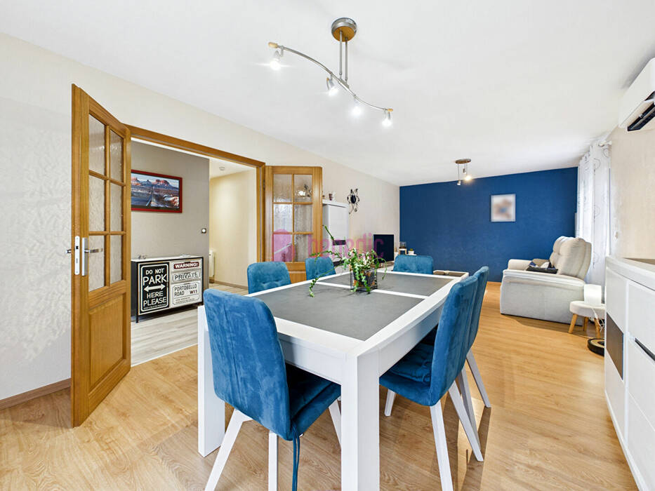 59514226b - Attribut alt par défaut.