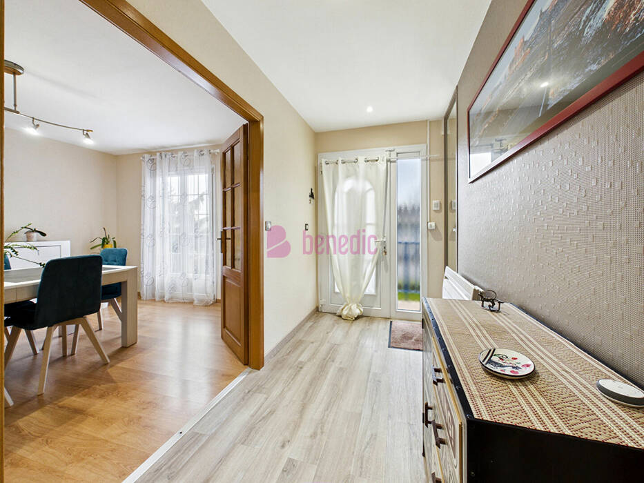 59514226f - Attribut alt par défaut.