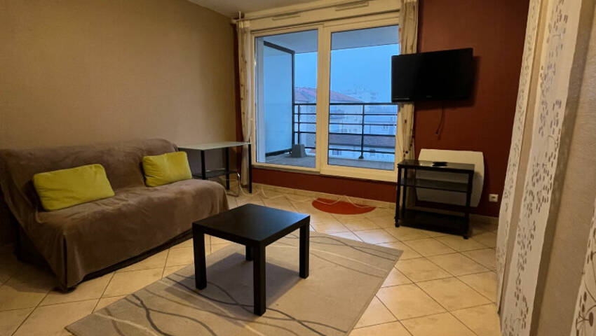 59939271b - Attribut alt par défaut.