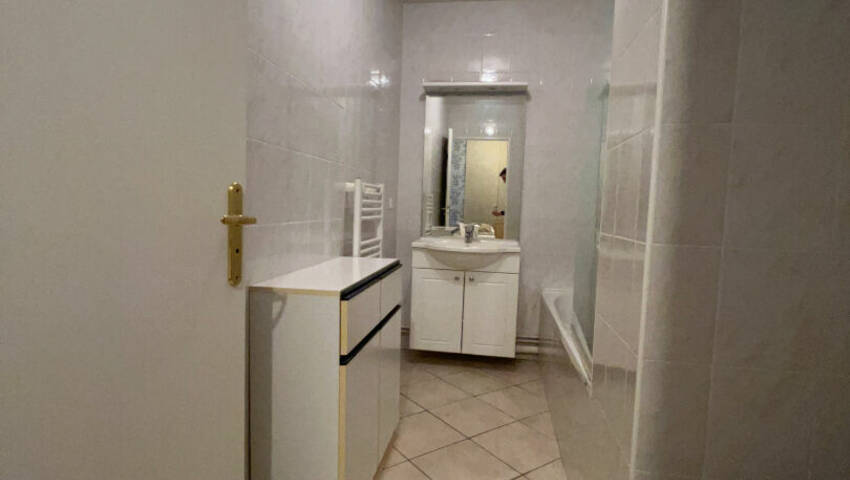 59939271e - Attribut alt par défaut.