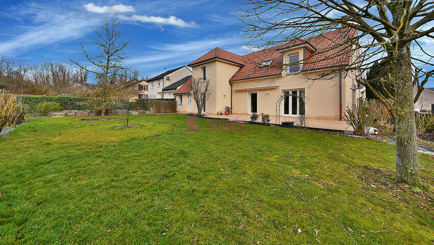 59407176b - Attribut alt par défaut.