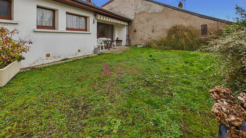 59794742q - Attribut alt par défaut.