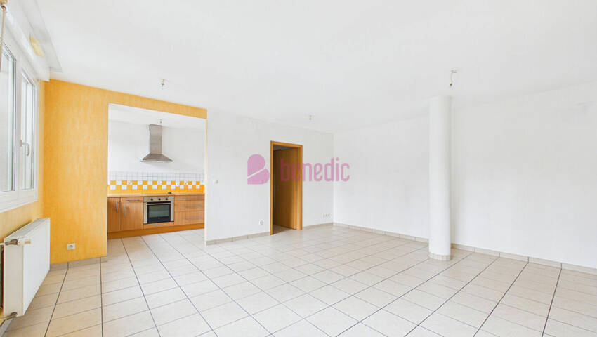 59813445c - Attribut alt par défaut.