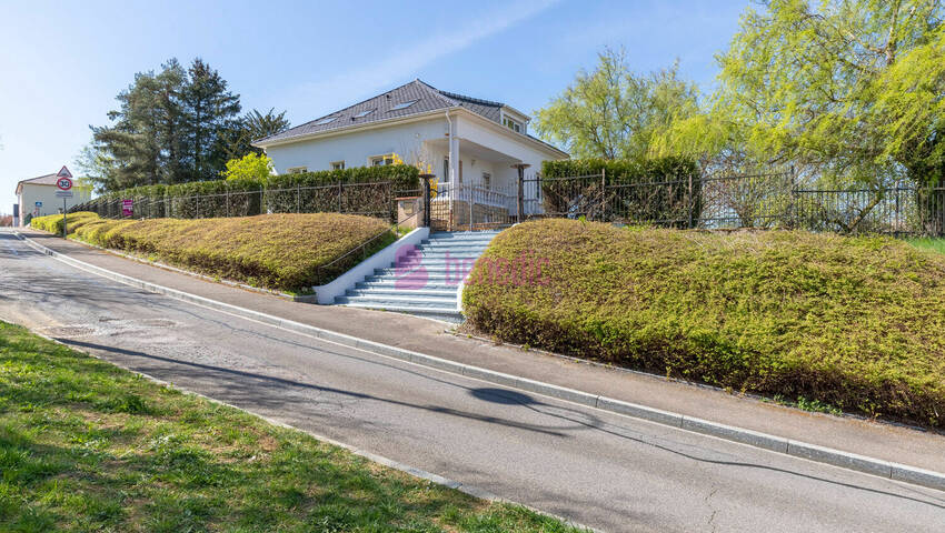 60014368b - Attribut alt par défaut.