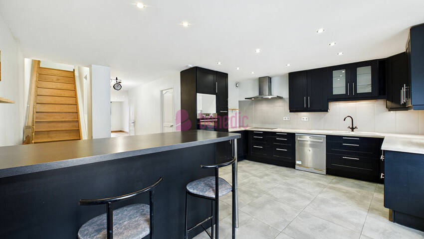 59812457a - Attribut alt par défaut.